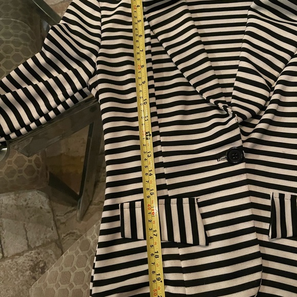 Blazer - Picture 3 of 3